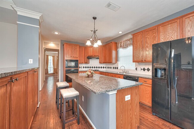 Building Photo - 1007 Riverchase Dr