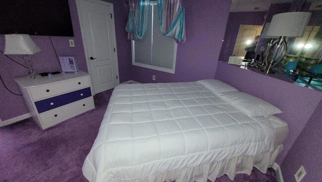 Building Photo - 104 S Avolyn Ave