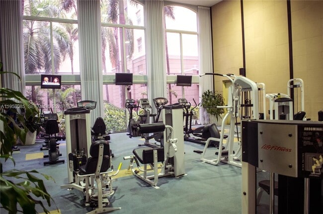 Building Photo - 17150 N Bay Rd