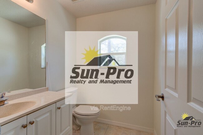 Building Photo - 5505 Magnolia Ave