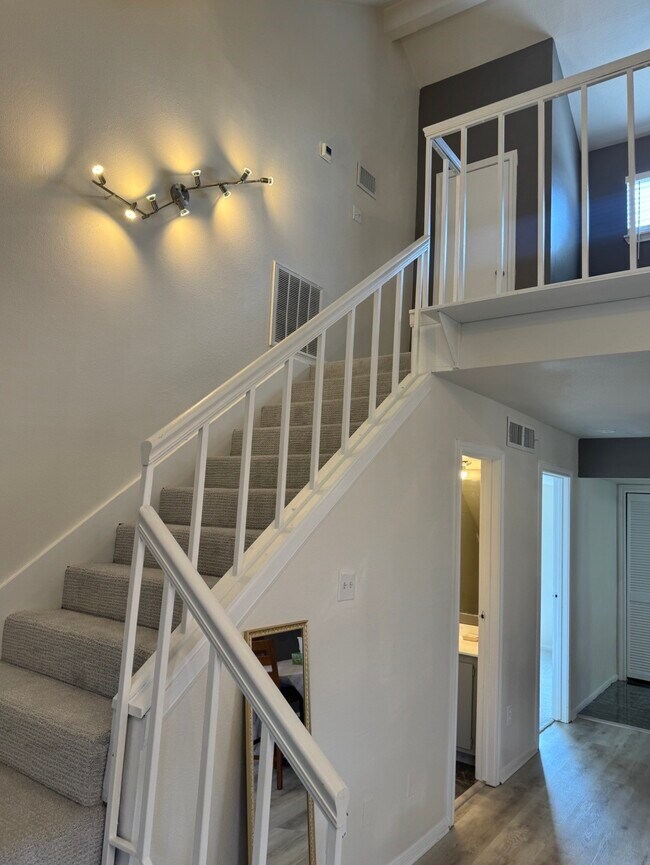 Building Photo - 3130 Walnut Bend Ln