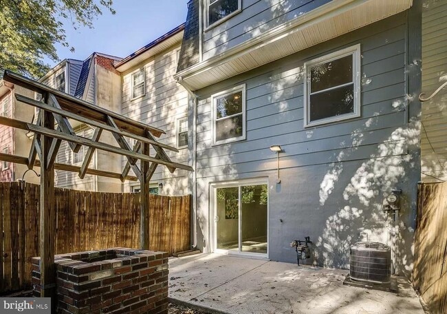 Building Photo - 14822 Bryan Ct