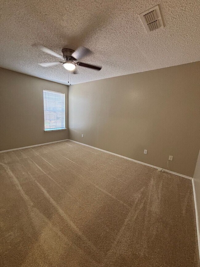 Building Photo - 7533 Kings Tr