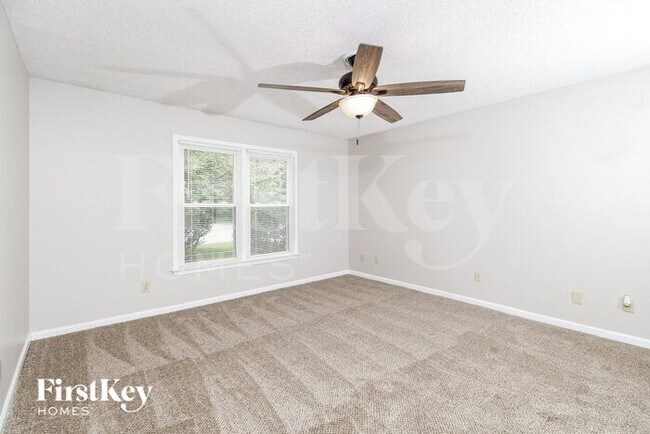 Building Photo - 2 Hickory Knoll Ct