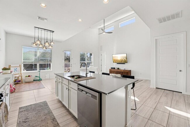 Building Photo - 7113 Garnet Mill Ln