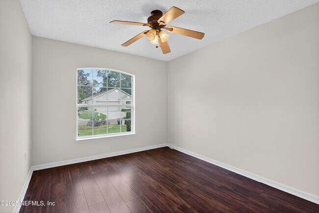 Building Photo - 2042 Wiley Oaks Ln