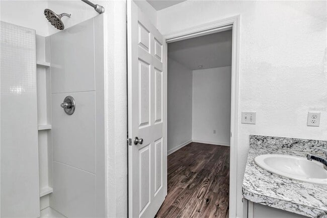 Building Photo - 5936 NW 56th Pl