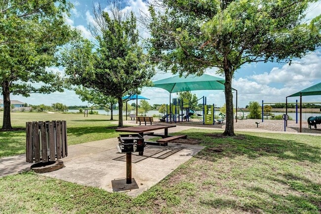 Building Photo - 1302 Casa Blanca Cove