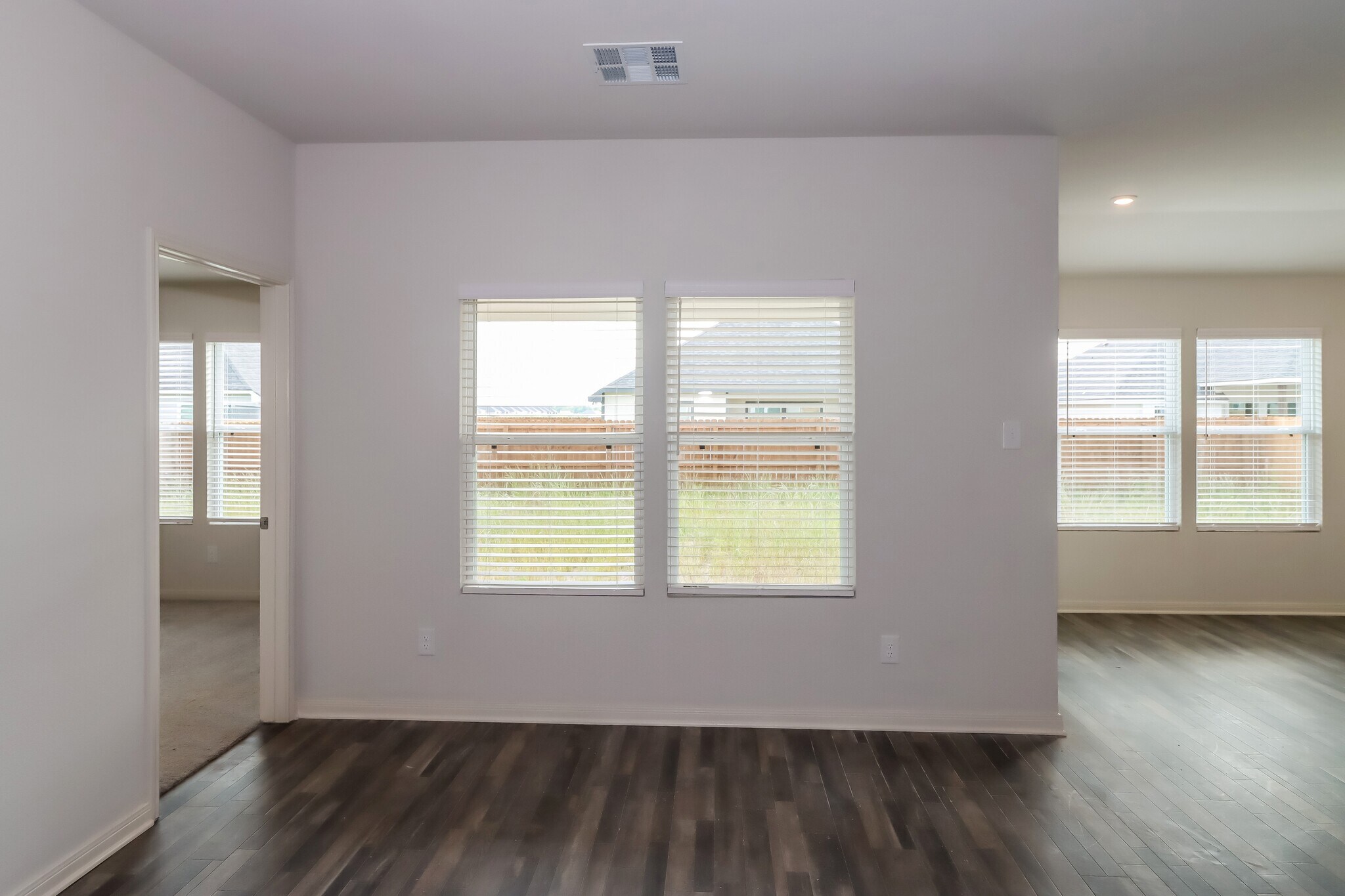 Building Photo - 112 Rustic Trce