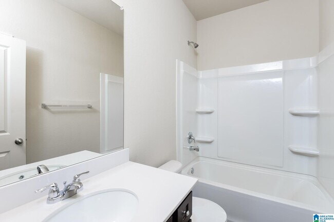 Building Photo - 250 Smith Glen Dr