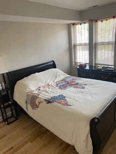 Building Photo - 1618 Isherwood St NE