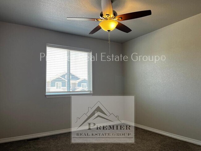 Building Photo - 9694 Silver Stirrup Dr