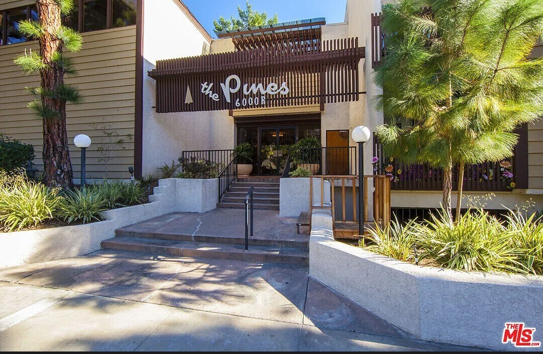 Building Photo - 5950 Canterbury Dr