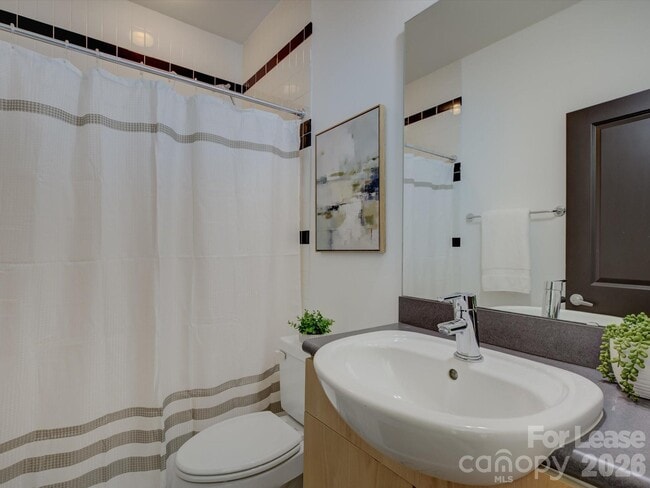 Building Photo - 636 Garden District Dr