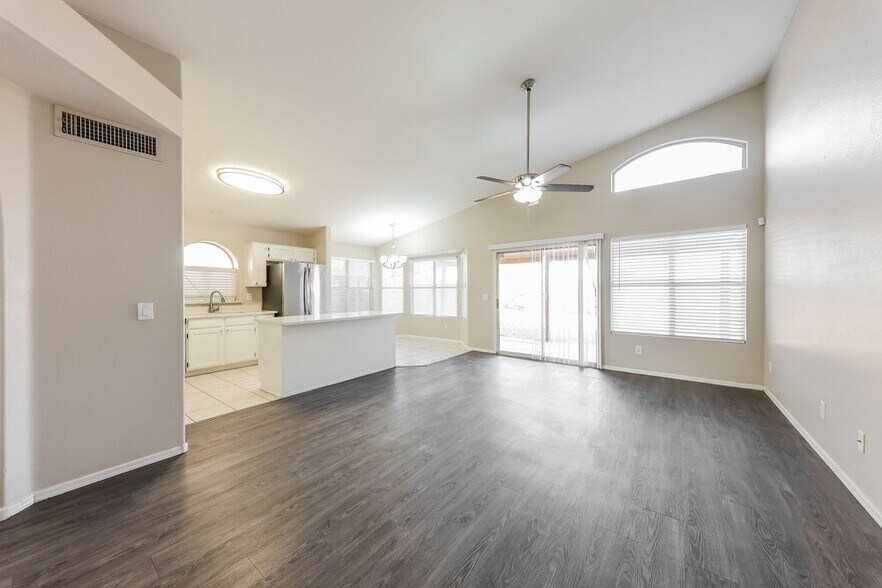 Building Photo - 2709 N 122nd Ave