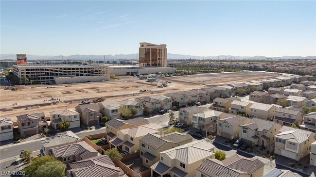 Building Photo - 8924 Willow Break Ave