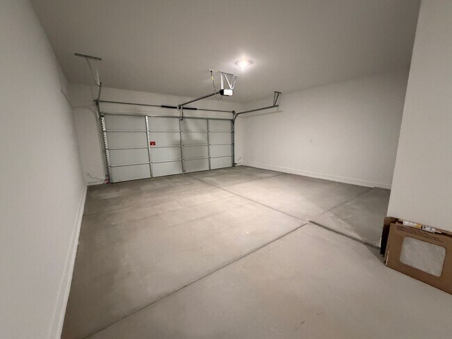 Building Photo - 1481 N Fenway Dr