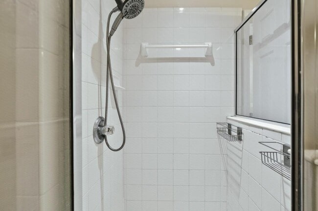 Building Photo - 1727 Canopy Oaks Dr