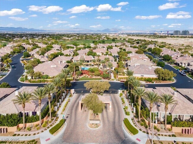 Building Photo - 10013 Alegria Dr