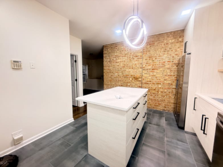 Building Photo - 4734 S St Lawrence Ave