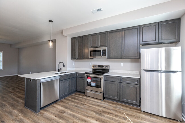 Building Photo - 506 S Main St