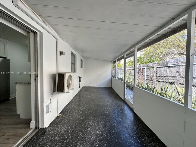 Building Photo - 2221 Monroe St