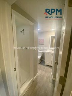 Building Photo - Room for rent in convenient Ogden Location