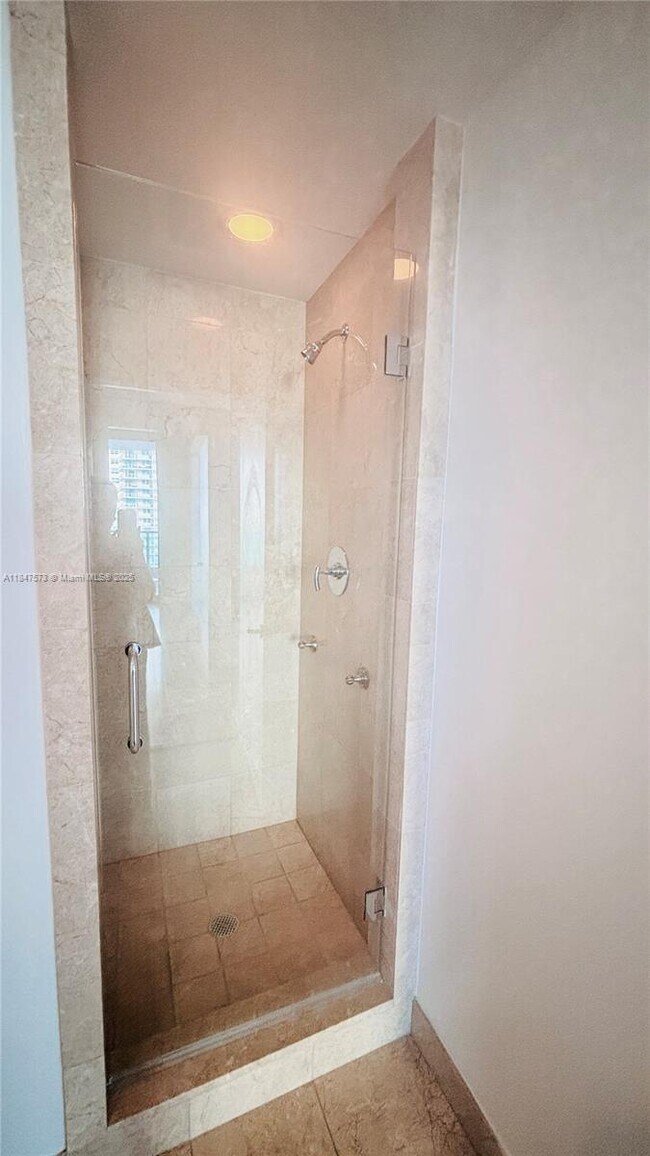 Building Photo - 1331 Brickell Bay Dr