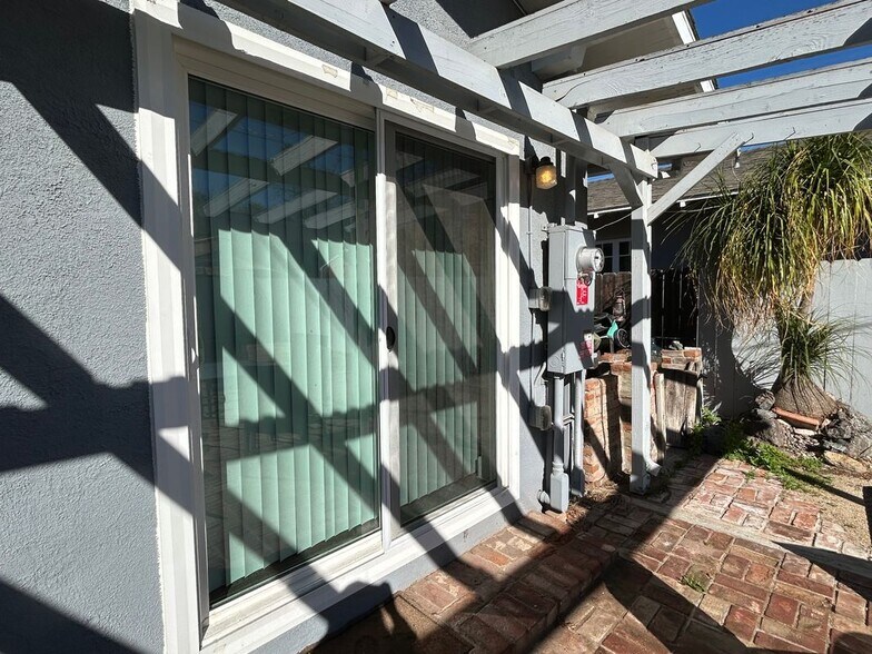 Building Photo - 3150 Lime St