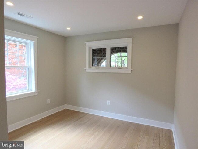 Building Photo - 4823 Western Ave