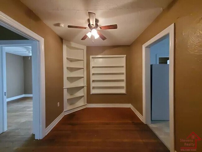 Building Photo - 1308 Virginia Ave