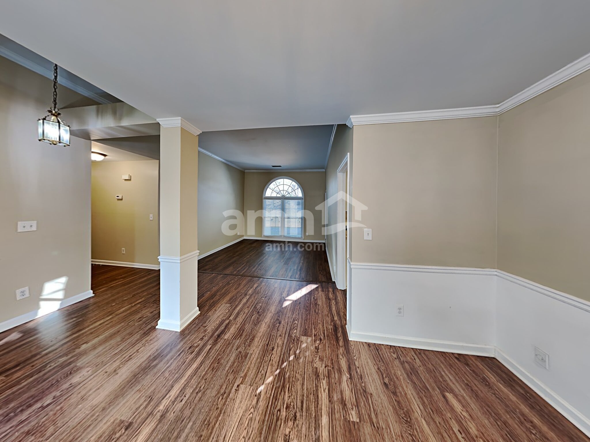 Building Photo - 201 Red Oak Ln