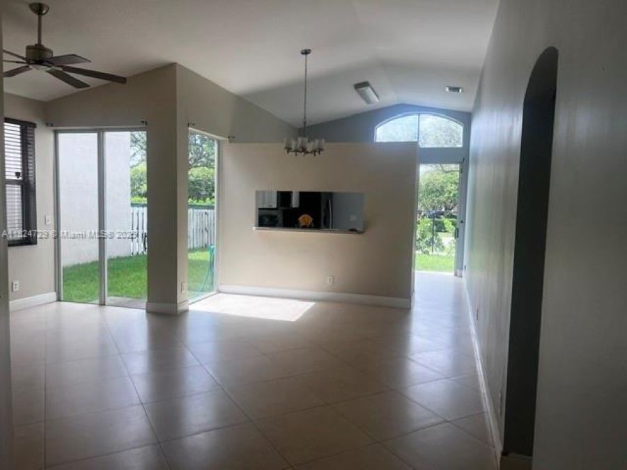 Building Photo - 14909 SW 50th Ct