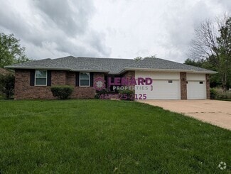 Building Photo - Spacious 3 Bedroom Home!