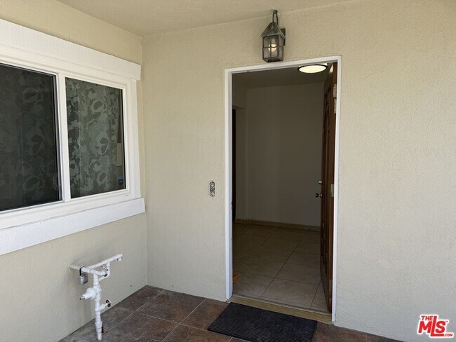 Building Photo - 5867 Cape Horn Dr