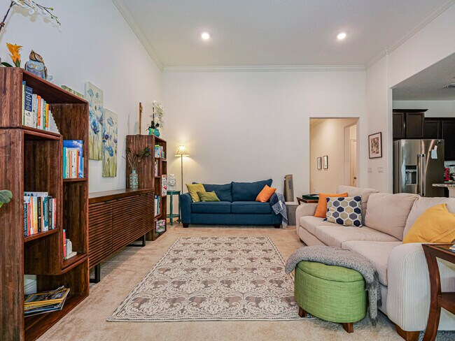 Building Photo - 5945 Buttonwood Sq