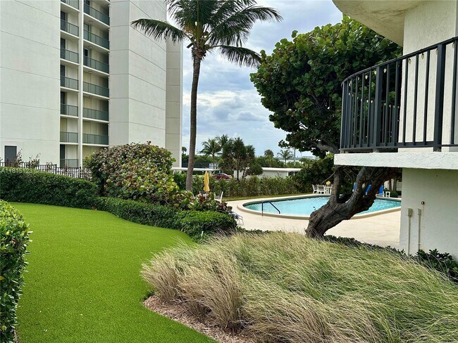 Building Photo - 5420 N Ocean Dr