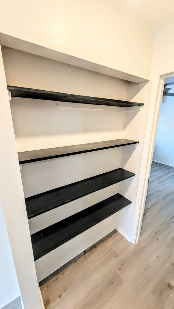 Building Photo - Annual fully remodeled unfurnished spacious 3/2 duplex in Bradenton.