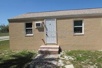 Building Photo - 101 3rd St