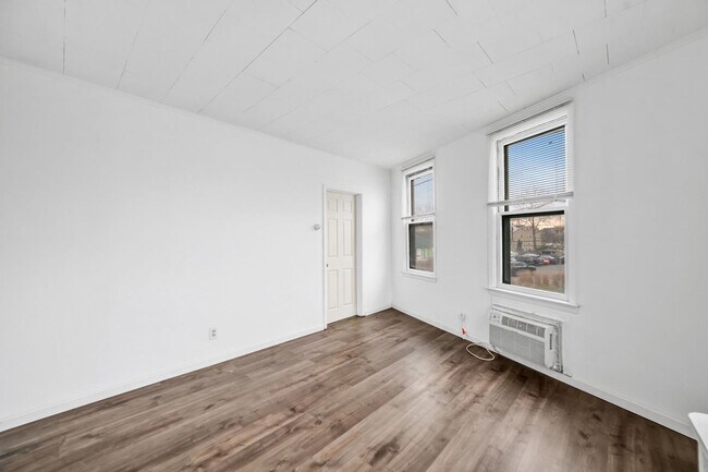 Building Photo - 41 Bloomfield Ave