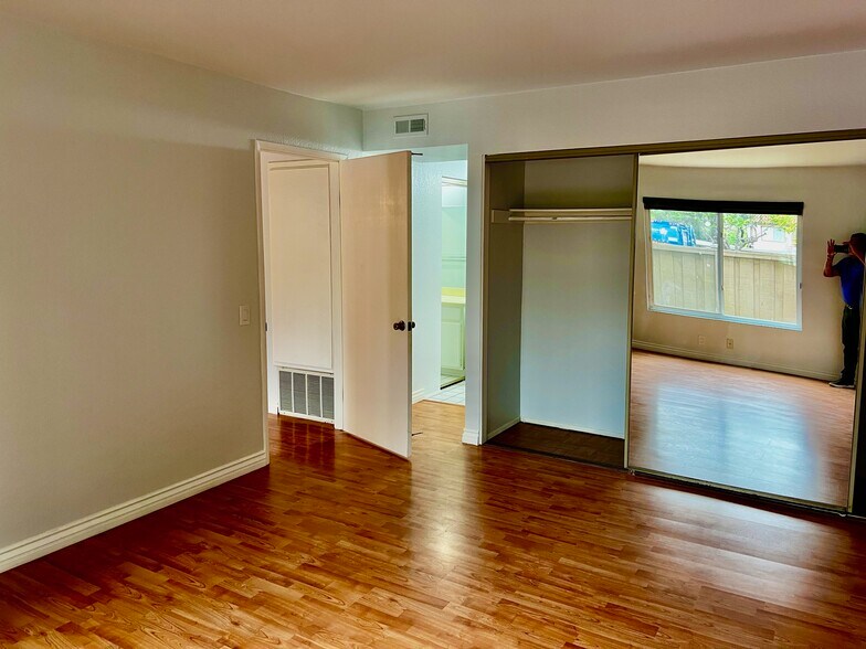 Building Photo - 4070 Rosenda Ct