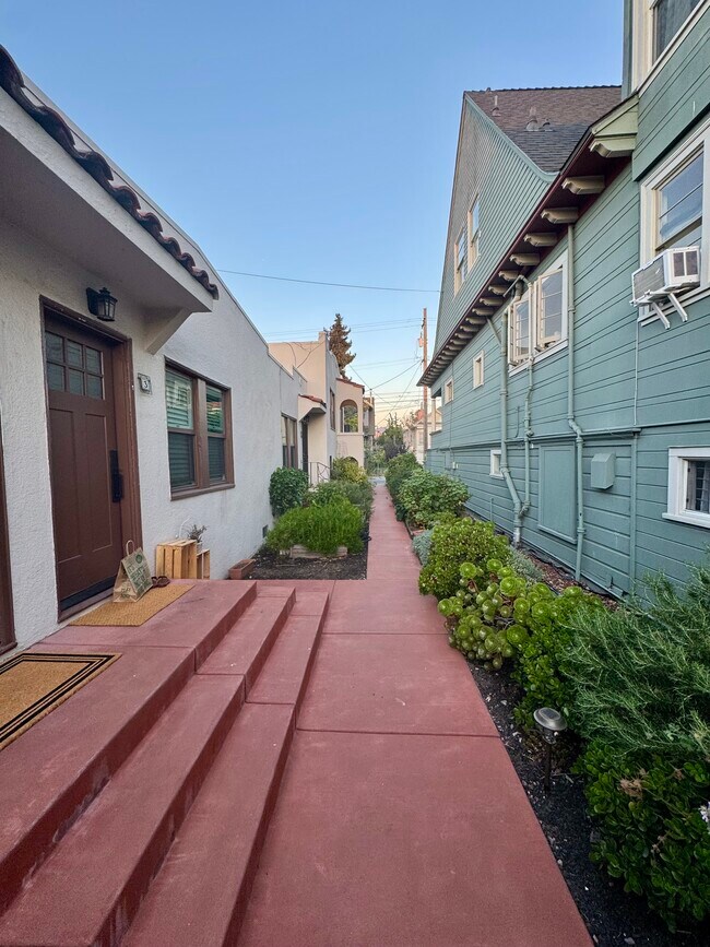 Building Photo - 5715 Genoa St