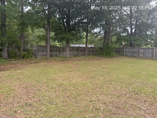 Building Photo - 1222 Skyline Dr