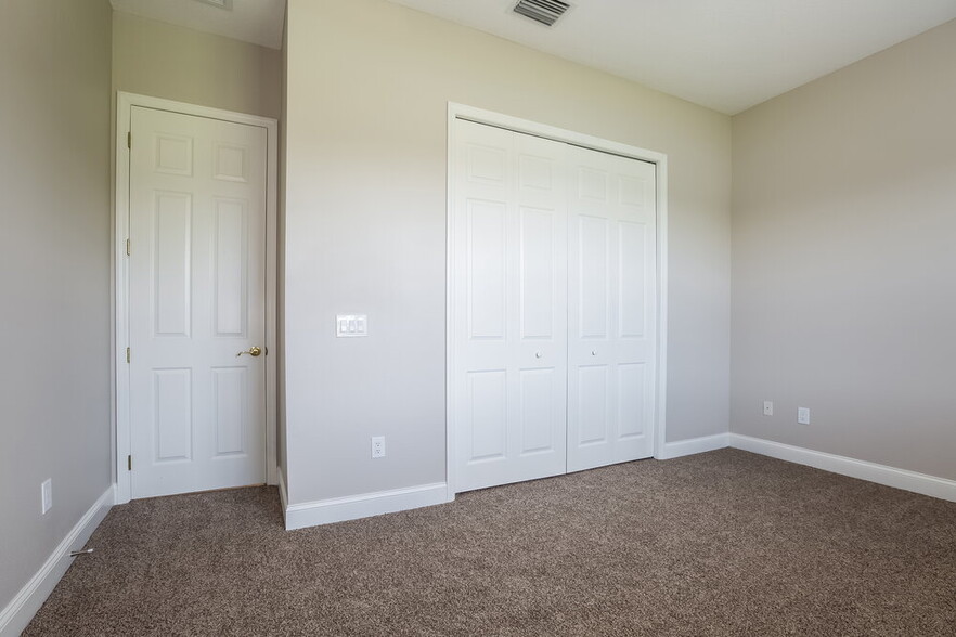 Building Photo - 9009 Riverview Dr
