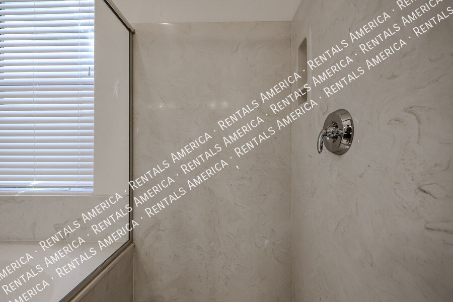 Building Photo - 123 N Washington St