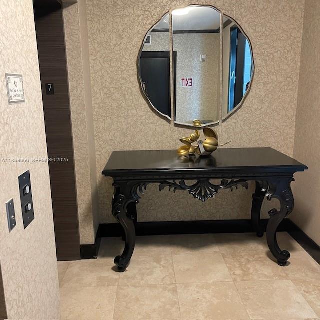 Building Photo - 20201 E Country Club Dr