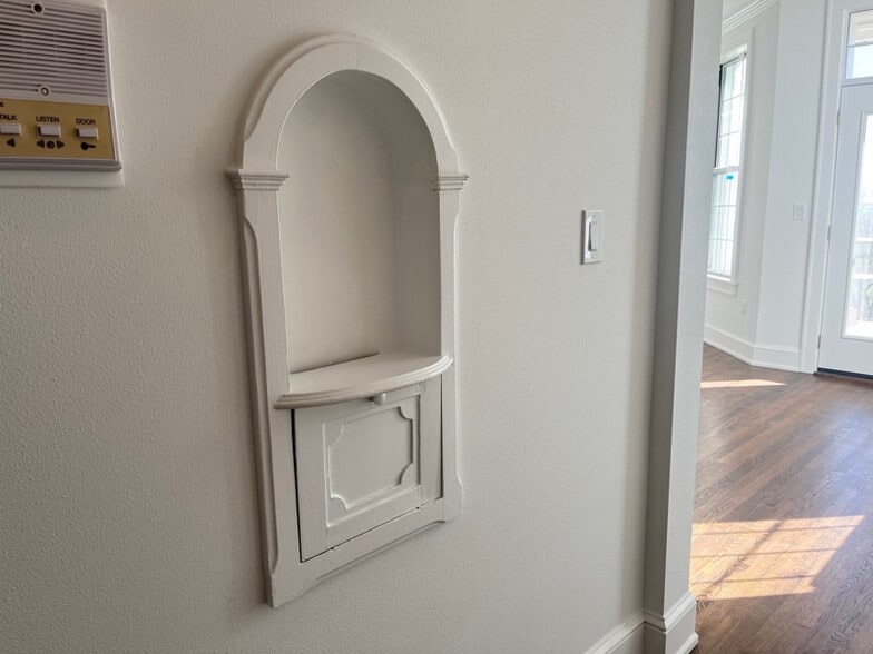 Building Photo - 1228 E Juneau Ave