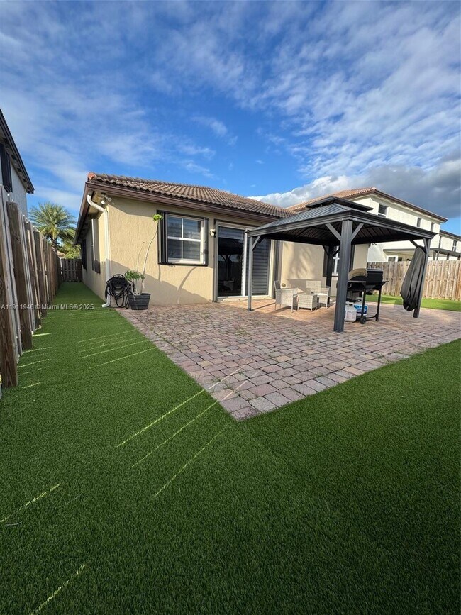 Building Photo - 11866 SW 253rd Terrace