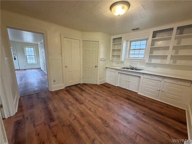 Building Photo - 22 Works Pl