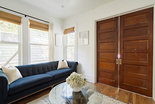 Building Photo - 1605 NW 23rd Ave